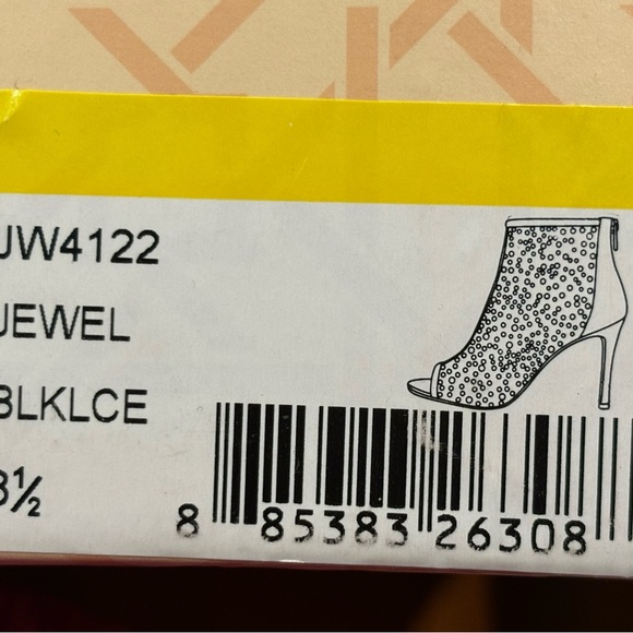 Women’s heeled booties - Picture 7 of 8